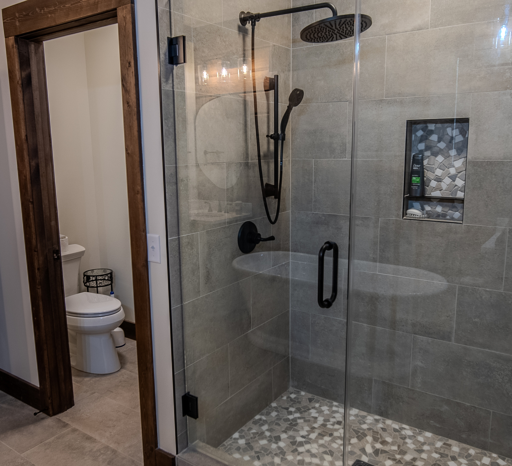 Master Shower & Toilet